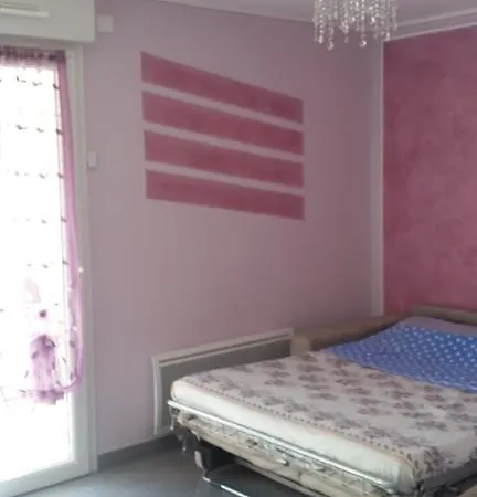 Lilla By Connexion דירה מנטון